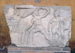 戦闘中の剣闘士を描いたレリーフ（大理石）